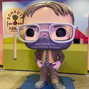 Meet your Posher, Lawrence